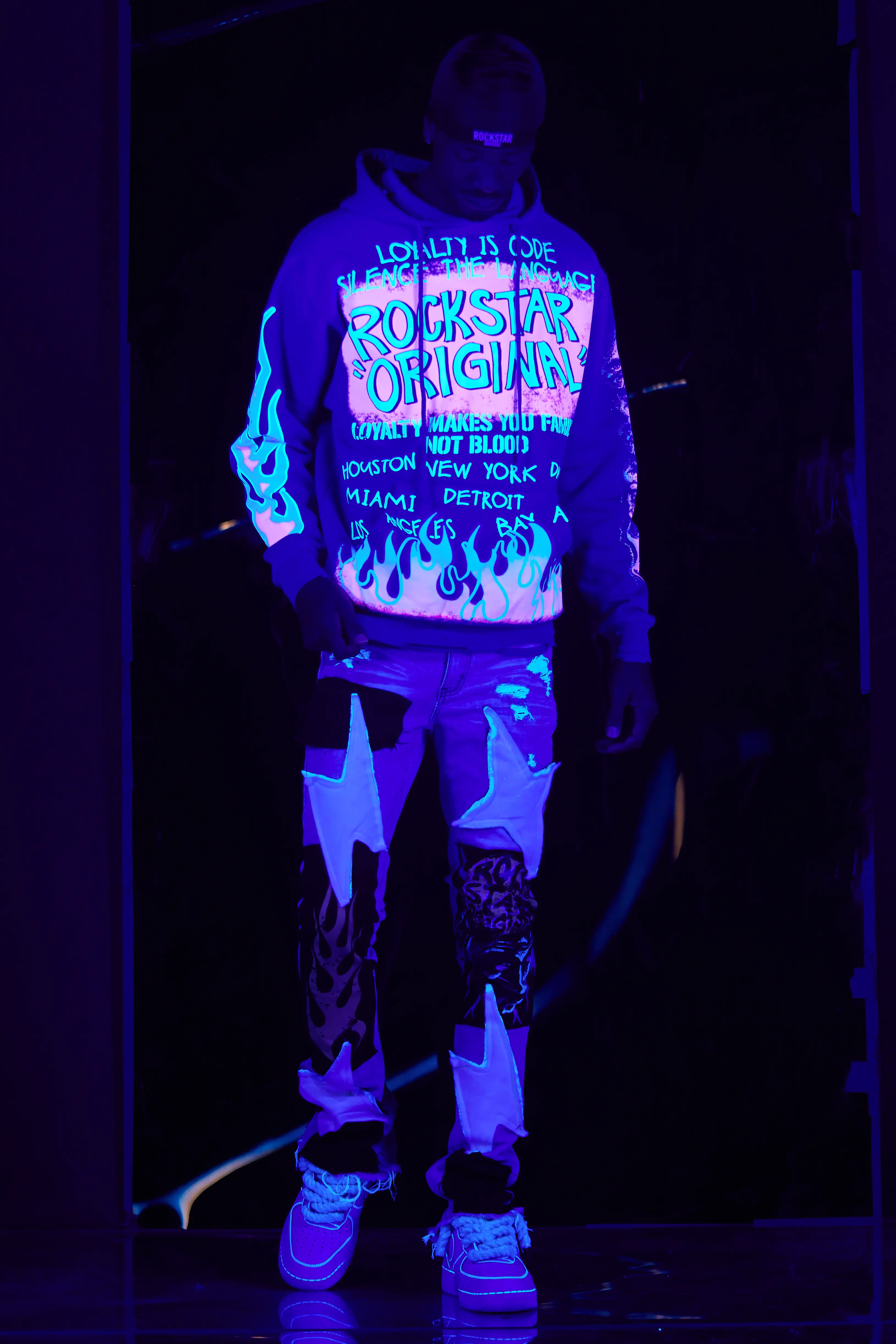 13484-beno-royal-blue-distressed-graphic-hoodie-7.webp Beno Royal Blue Distressed Graphic Hoodie