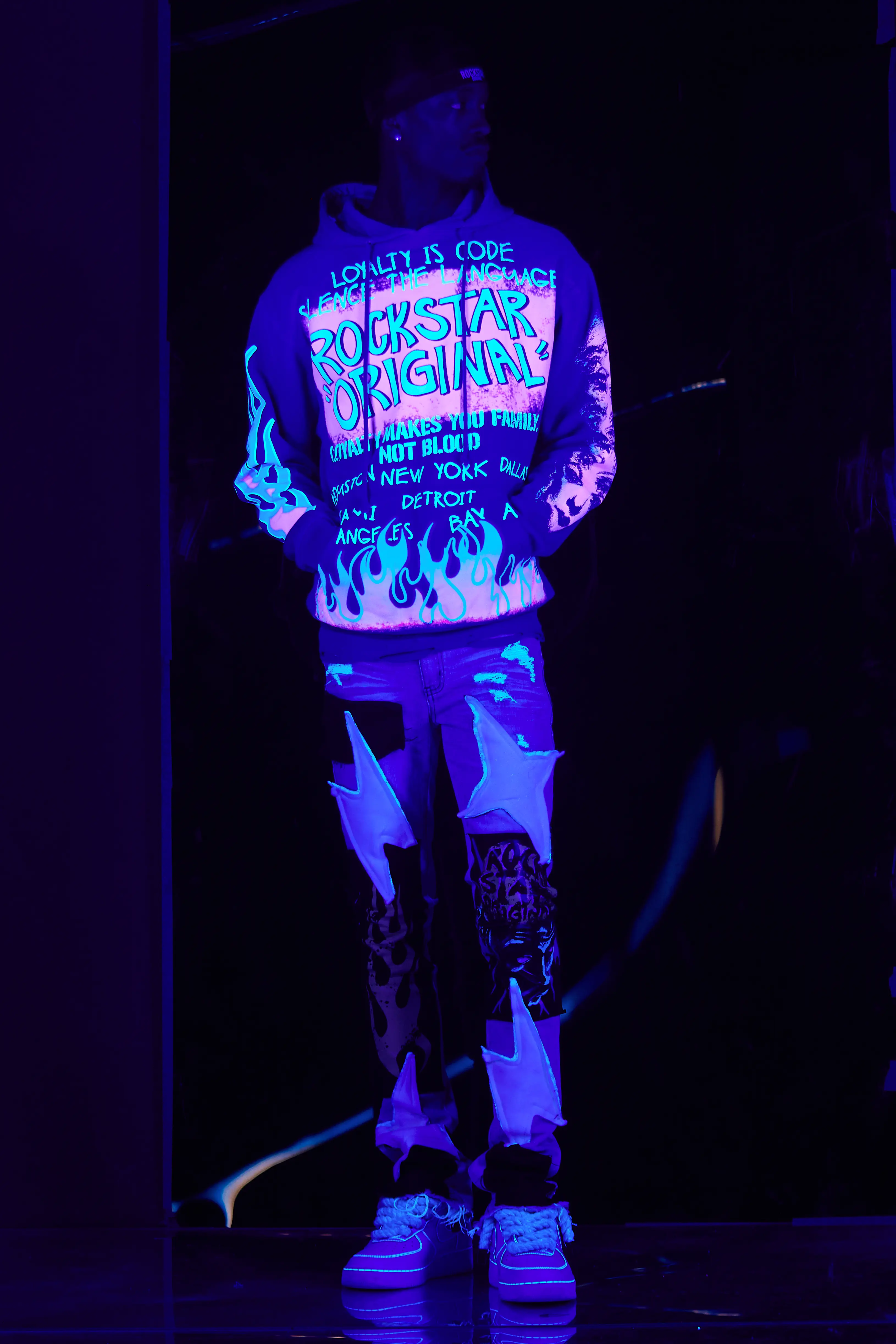 13484-beno-royal-blue-distressed-graphic-hoodie-8.webp Beno Royal Blue Distressed Graphic Hoodie