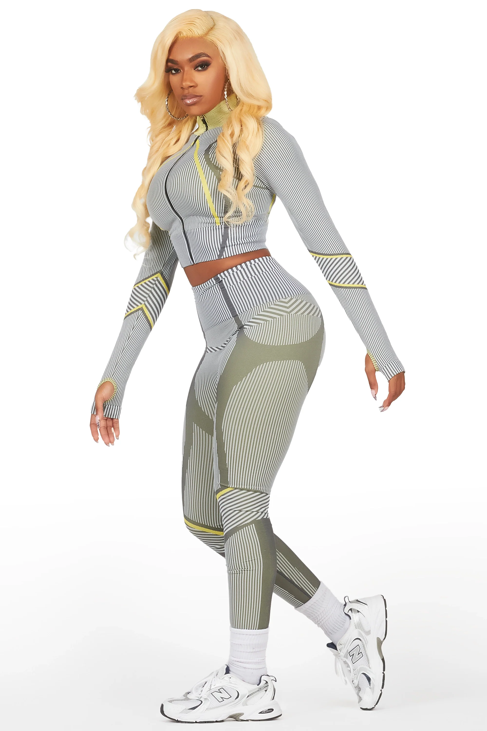 23997-derriana-charcoal-active-set-4.webp Derriana Charcoal Active Set