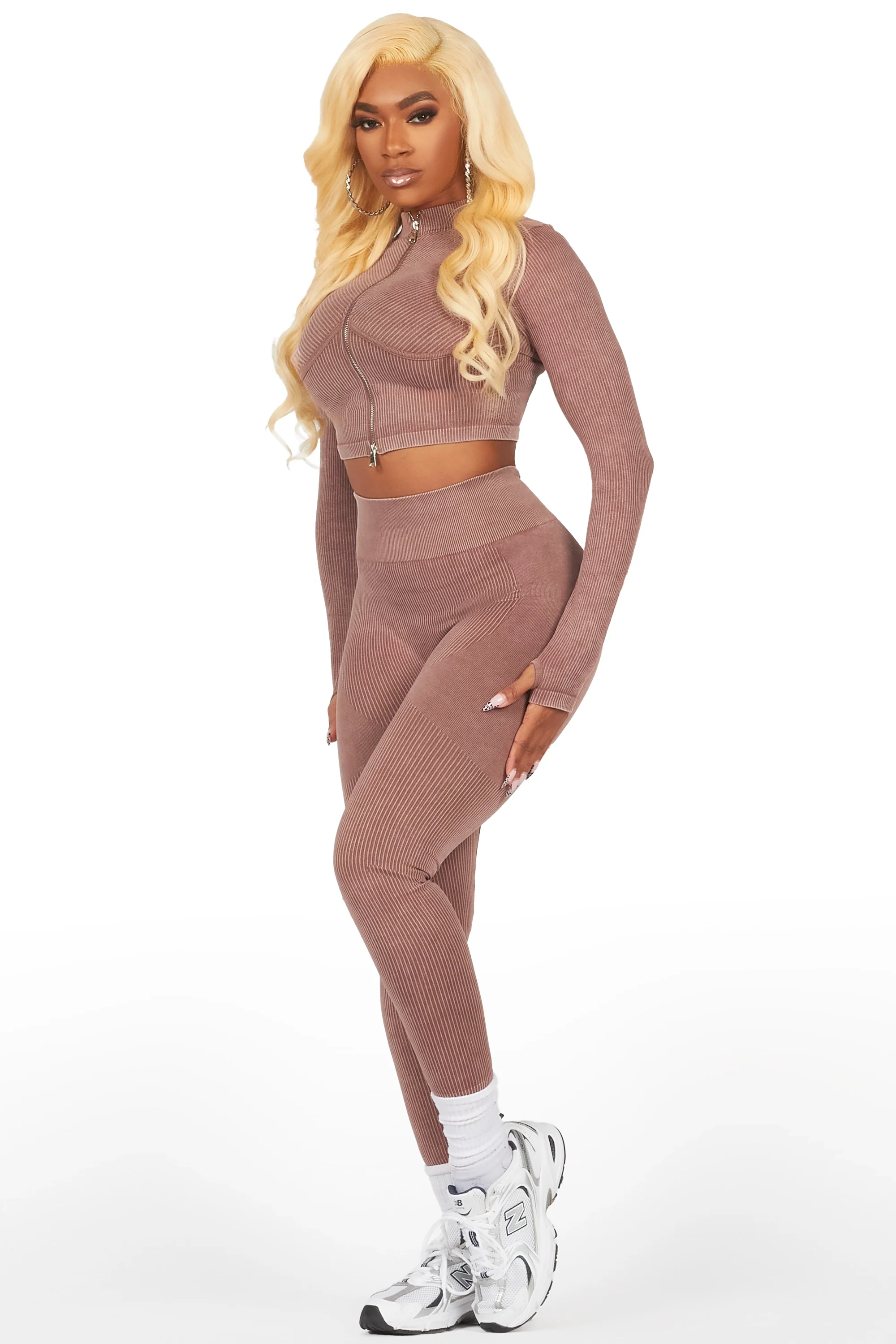 24003-chrystal-brown-active-set-3.webp Chrystal Brown Active Set